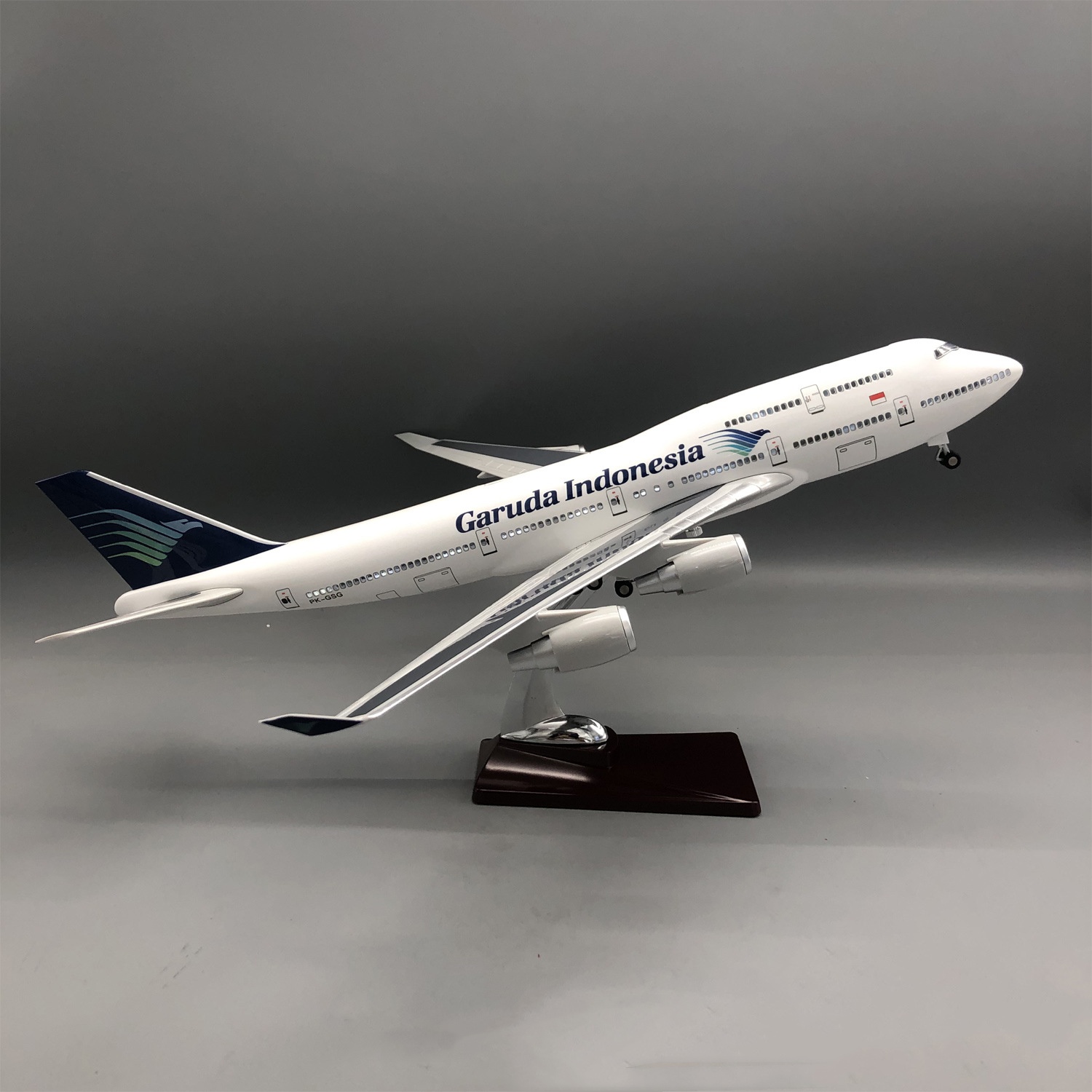 Model Kit Indonesia - 47cm ダイキャスト樹脂航空機 B747 ガルーダ・インディネシア 1/150スケール 飛行機モデルキット
