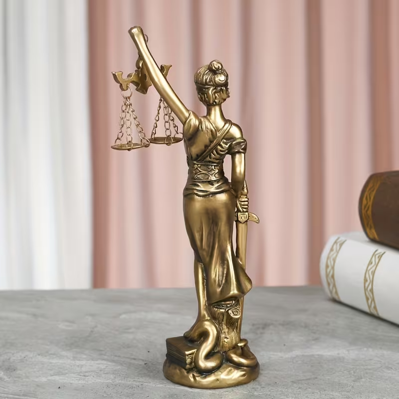 クリエイティブなレトロな丸底正義の女神像、弁護士事務所の飾り - Model Kit Judge のレビューと価格
