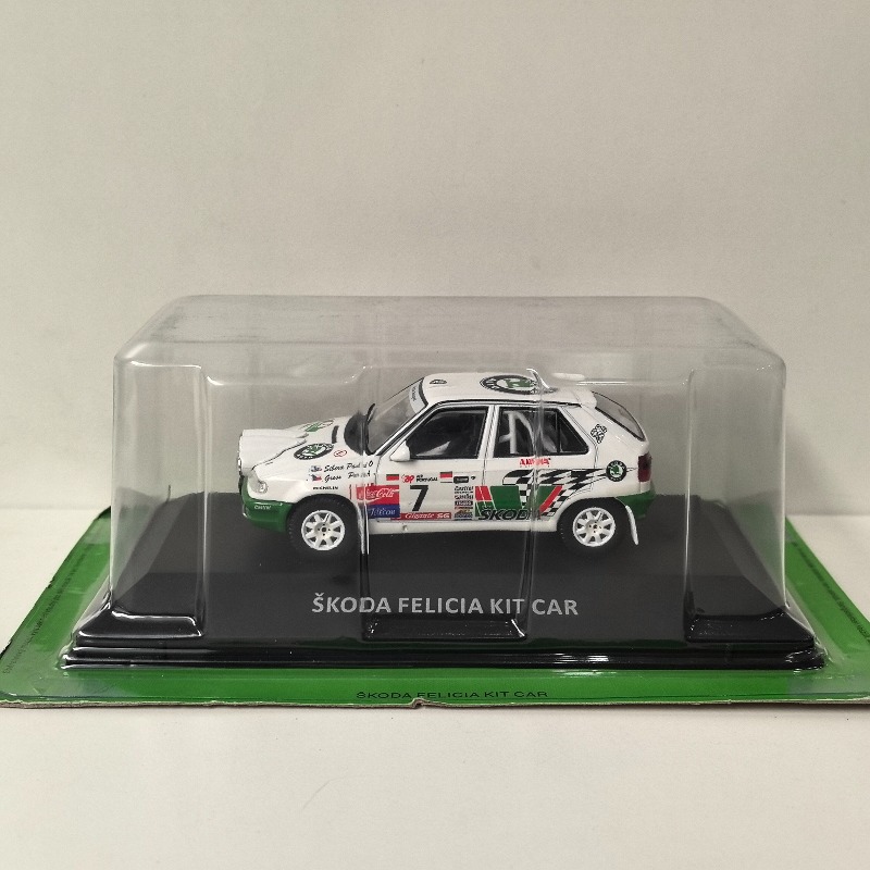 ダイキャスト IXO 1:43 スケール シュコダ フェリシ - Model Kit Toy のレビューと価格