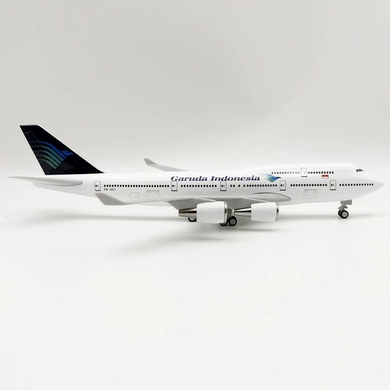 1/250スケール 30cm ガルーダ・インディネシア航空  - Model Kit Indonesia のレビューと価格
