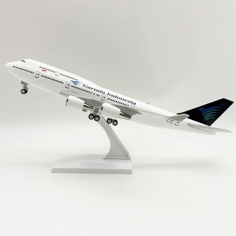 1/250スケール 30cm ガルーダ・インディネシア航空  - Model Kit Indonesia のレビューと価格